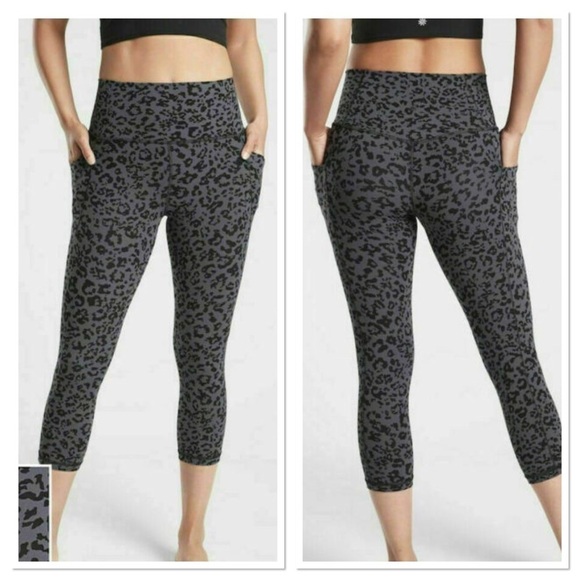 ATHLETA Salutation Stash Pocket II Capri Leopard
Spring Night Leggings - Picture 1 of 9